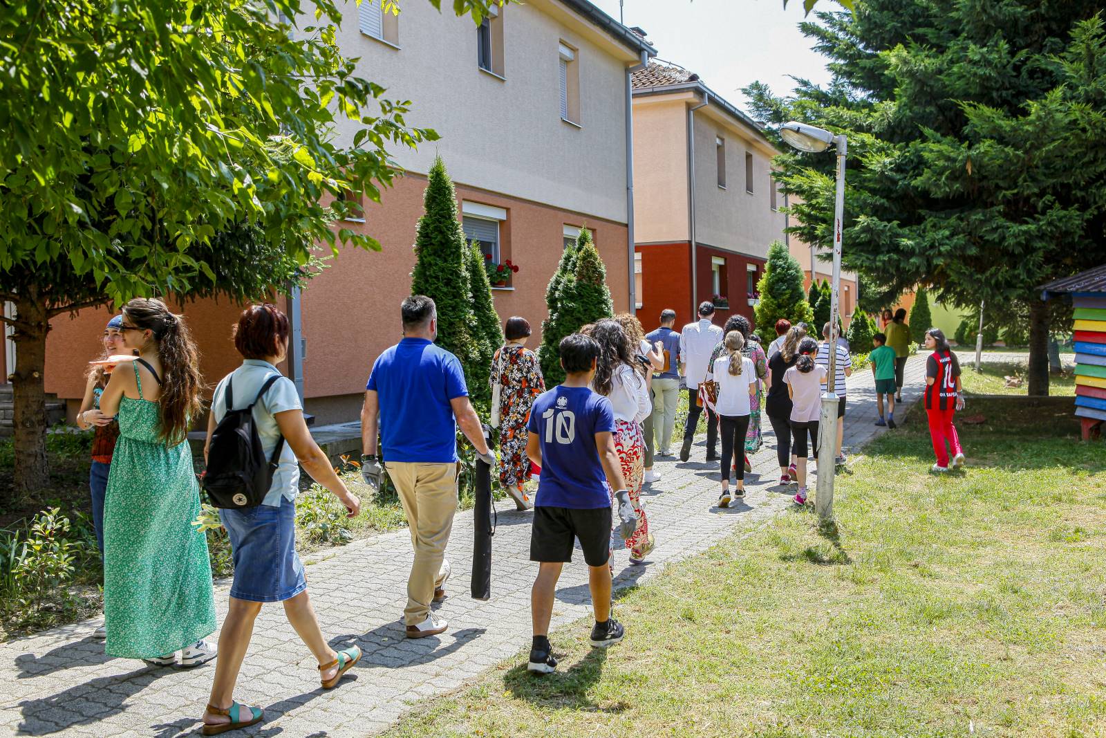 Вработените од Гемак со помош од Фондацијата Енвер Малиќи организаираа еко акција за садeње на дрвца во кругот на СОС Детско село Македонија